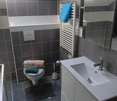 Pallud Maison | Chambre - Sdb Privative - Super Vue