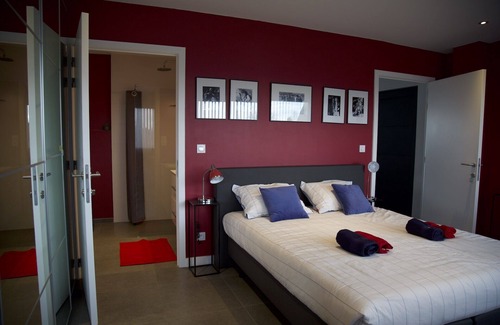 Merignies Lit Et Petit-Déjeuner | Chambre, sdd - wc, 24 m2, Accès Indépendant D'une Maison sur un Golf / PKG Fermé