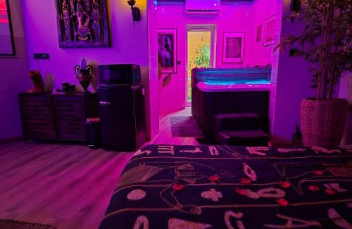Solesmes Lit Et Petit-Déjeuner | Chambre SPA Toutankhamon