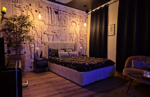 Solesmes Lit Et Petit-Déjeuner | Chambre SPA Toutankhamon