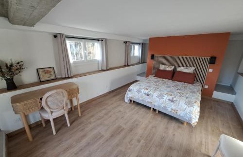La Celle-sous-Gouzon Maison | Chambre spacieuse vue sur le Ventoux
