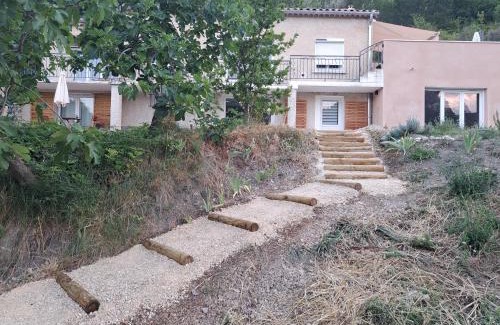 La Celle-sous-Gouzon Maison | Chambre spacieuse vue sur le Ventoux
