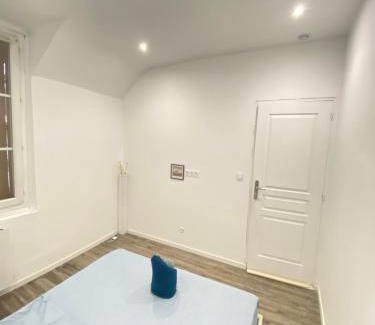 Beauvais Maison | Chambre spacieuse élégante
