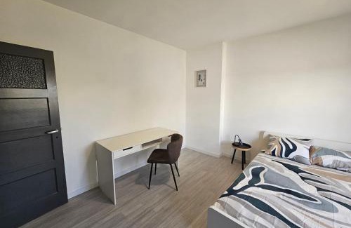 Montignies-sur-Sambre Maison | Chambre spacieuse