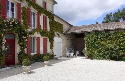 Rouffignac Maison | chambre spacieuse dans maison bourgeoise