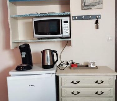 Lesparre-Medoc Maison | Chambre spacieuse agréable fonctionnelle avec acces au wifi
