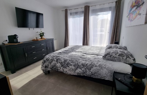 Buzet-sur-Tarn Lit Et Petit-Déjeuner | Chambre "standing" de Charme à la Campagne