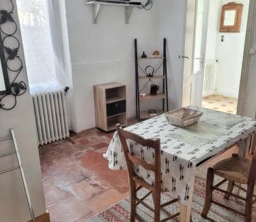 Langon Appartement | Chambre-studio avec coin repas - 45m2