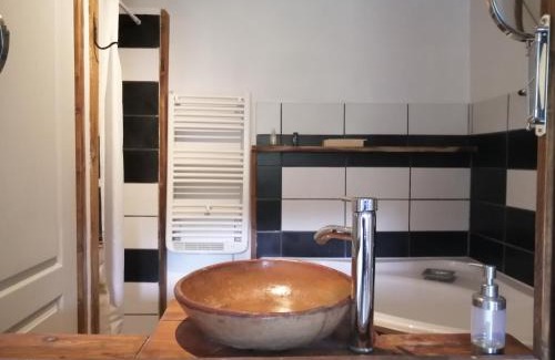 Saint-Julien-la-Vetre Lit Et Petit-Déjeuner | Chambre tranquille avec salle de bain privative