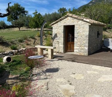 Plaisians Hôtel | Chambre une fenêtre sur le Ventoux la Clue