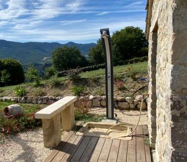 Plaisians Hôtel | Chambre une fenêtre sur le Ventoux la Clue