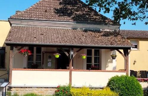 Fontguenand Lit Et Petit-Déjeuner | Chambres avec petit déj inclus et table d'hôtes en Berry, près des Châteaux de la Loire - FR-1-591-700