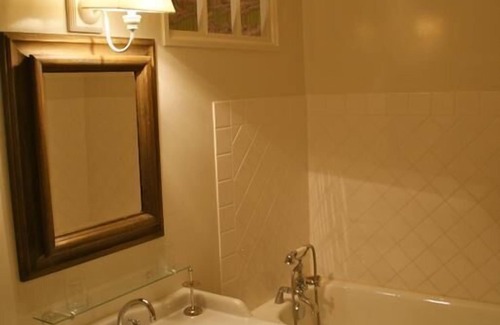 Saint-Laurent-des-Mortiers Lit Et Petit-Déjeuner | Chambres d'hôtes Logis de la Juquaise