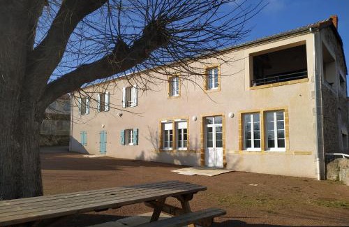 Saint-Haon-le-Vieux Maison | Chambres d'Hôtes La Courlande