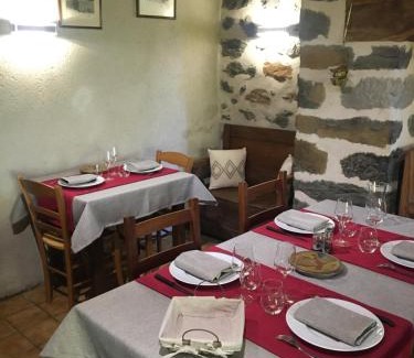 Anglards-de-Salers Lit Et Petit-Déjeuner | Chambres d’hôtes « Les sorbiers »