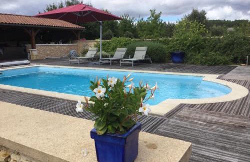 Sorges-et-Ligueux-en-Perigord Lit Et Petit-Déjeuner | chambres d'hôtes à la claire fontaine
