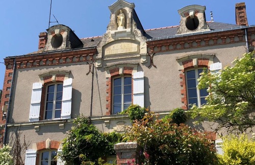 Chanzeaux Lit Et Petit-Déjeuner | Chambres d'Hôtes - Ancienne Ecole St Joseph
