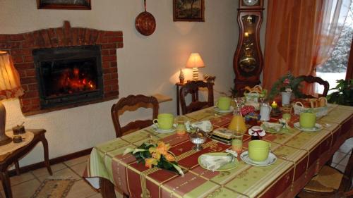 Villecheneve Lit Et Petit-Déjeuner | Chambres d'hôtes La Hulotte 69
