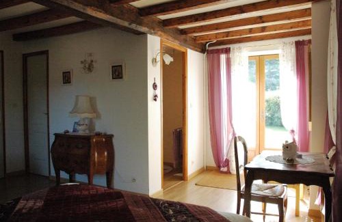 Villecheneve Lit Et Petit-Déjeuner | Chambres d'hôtes La Hulotte 69