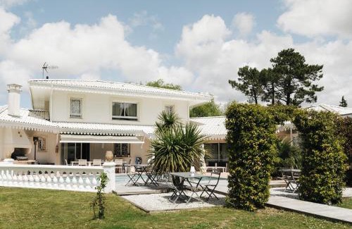 Ares Lit Et Petit-Déjeuner | Chambres d'Hôtes Villa La Louisiane