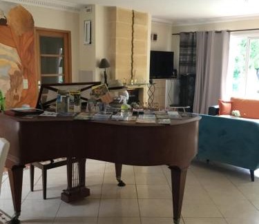 Thaims Maison | chambres de retour aux sources connectees 1 et 2