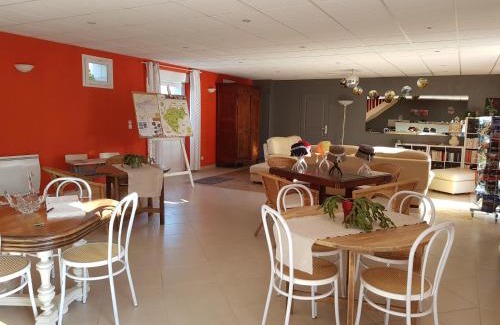 Sennevieres Lit Et Petit-Déjeuner | chambres des rosiers