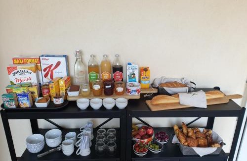 Marcollin Lit Et Petit-Déjeuner | Chambres et Table d'hôtes "La Pastorale Gourmande" FR - NE - EN - DE - IT