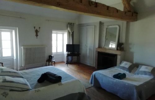 Bouvesse-Quirieu Lit Et Petit-Déjeuner | Chambres et table L' échappée