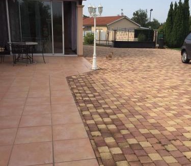 Saint-Georges-de-Reneins Lit Et Petit-Déjeuner | Chambres d'hôtes Chez Coco