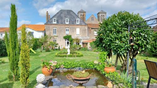 Saint-Laurent-des-Autels Maison | Chambres d'hôtes Le Griffon 1855