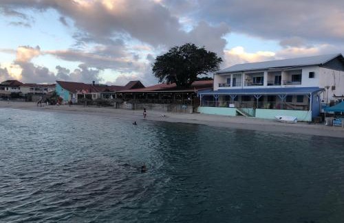 Trois-Ilets Maison | Chambres les pieds dans l’eau résidence Cypria
