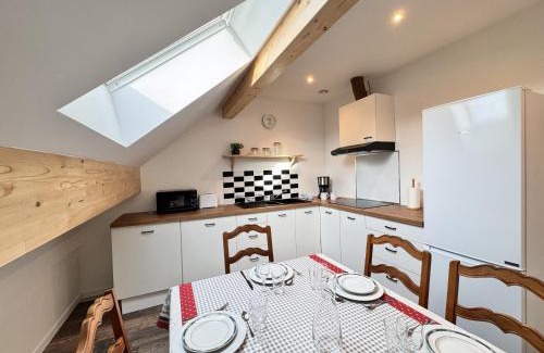 Ruaudin Maison | Chambres privées avec salle d'eau, clim, TV - Proche circuit - Campagne - 2p