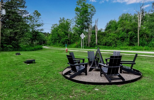 Ellicottville Maison | chamonix tiny loft cabin 8