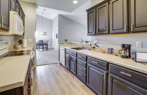 Champaign Copropriété | Champaign Condo w/ Amenity Access Near University!