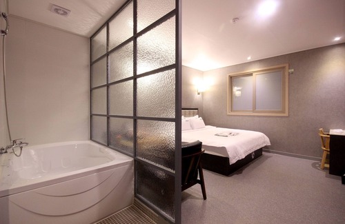 Jinhae-daero Hôtel | Changwon Jinhae Som