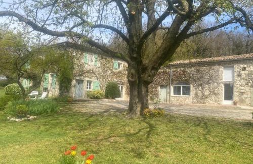 Roynac Maison | Chant D'Etoiles