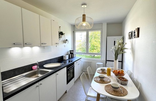 Noyal-sur-Seiche Appartement | CHANTILLY, Appartement cosy, 6 couchages, wifi, métro 5 mn à pied