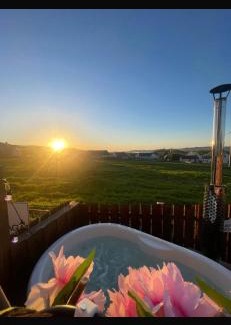Carndonagh Appartement | Chapel view cabin Inish way self catering