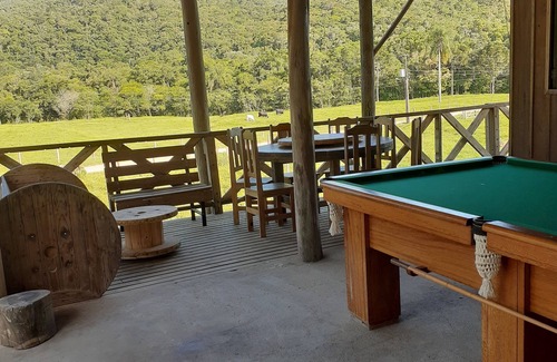 Santo Amaro da Imperatriz Chalet De Ski | Charming chalet in Santo Amaro da Imperatriz, Pets are welcome.