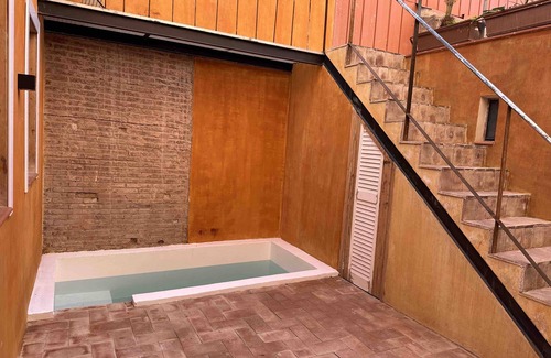 Collblanc y La Torrassa Appartement | Charming Apartment With Patio & Pool
