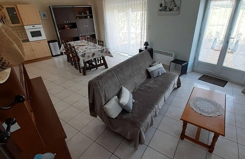 La Villedieu-en-Fontenette Cottage | Charmant gîte rural avec terrasse et garage proche loisirs