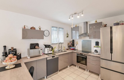 Saint-Medard-de-Guizieres Cottage | Chambre privée dans une maison d'hôtes