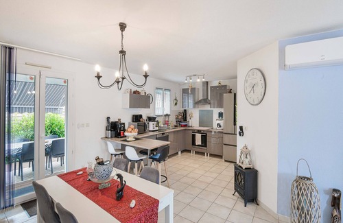 Saint-Medard-de-Guizieres Cottage | Chambre privée dans une maison d'hôtes