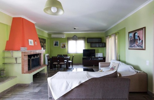 Kato Diminio Maison | Chara's Private Villa with Swimming Pool & jacuzzi