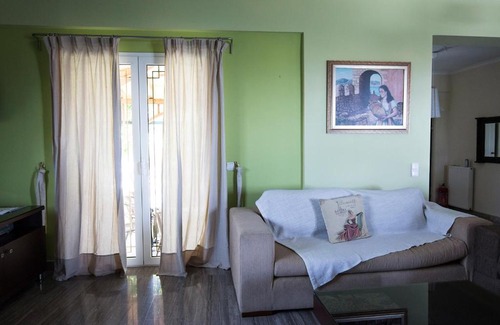 Kato Diminio Maison | Chara's Private Villa with Swimming Pool & jacuzzi
