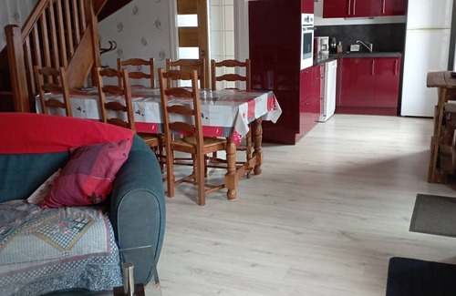 Saint-Sauves-d'Auvergne Maison | Maison de caractère dans le Massif du Sancy