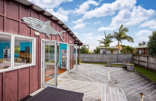 Matarangi Maison | Propriété de plage colorée - entièrement clôturée, plan ouvert