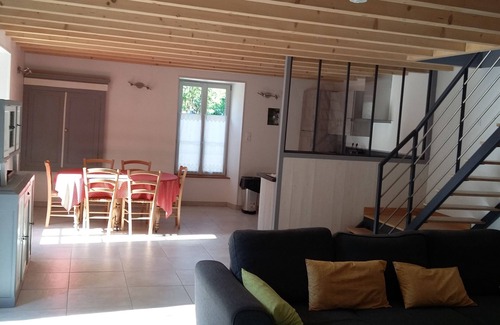 Le Vanneau-Irleau Cottage | Gite de caractère pour 6 personnes au bord de l'eau dans le Marais Poitevin