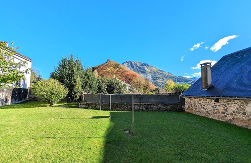 Osse-en-Aspe Cottage | Gîte de caractère classé 3 étoiles Wifi Osse en Aspe - 9 personnes