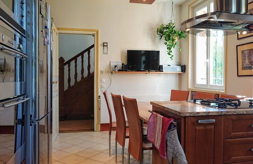 Le Celle-Saint-Cloud Villa | Villa de caractère 8 à 16p, 15 mn de Paris-350 m2